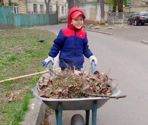 Самый симпатичный мужчина на нашем субботнике водит серьезную тачку! )